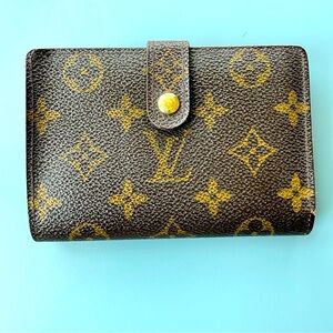 Louis Vuitton Brown Monogram Viennois Kisslock Wallet, PRICE FIRM